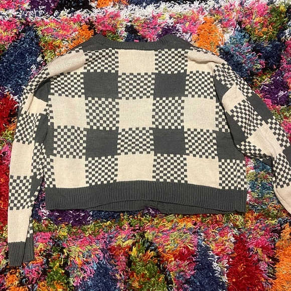 Cropped Cardigan - Picture 2 of 3